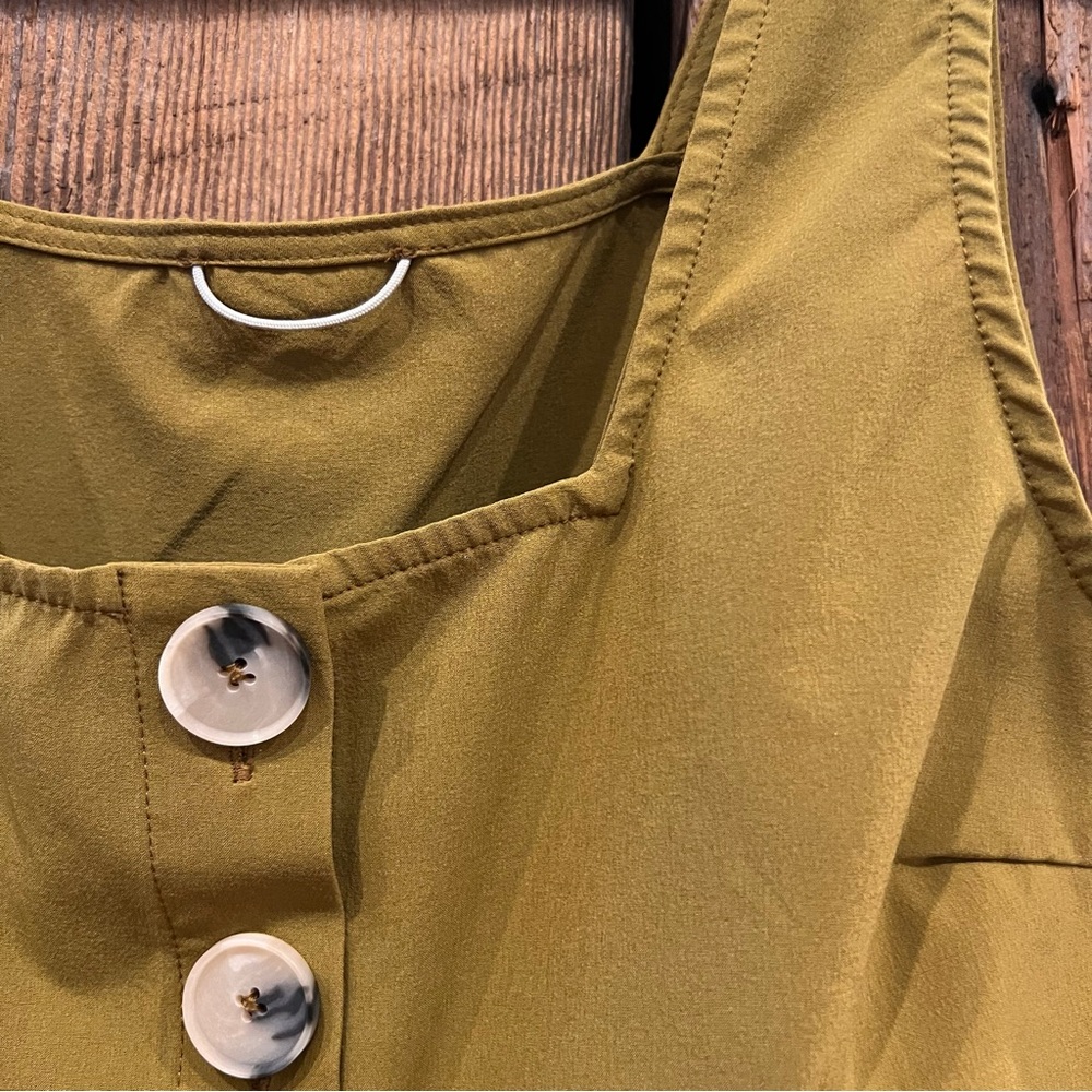 Wayre Square Neck Button Front Tank💛 - Picture 6 of 9